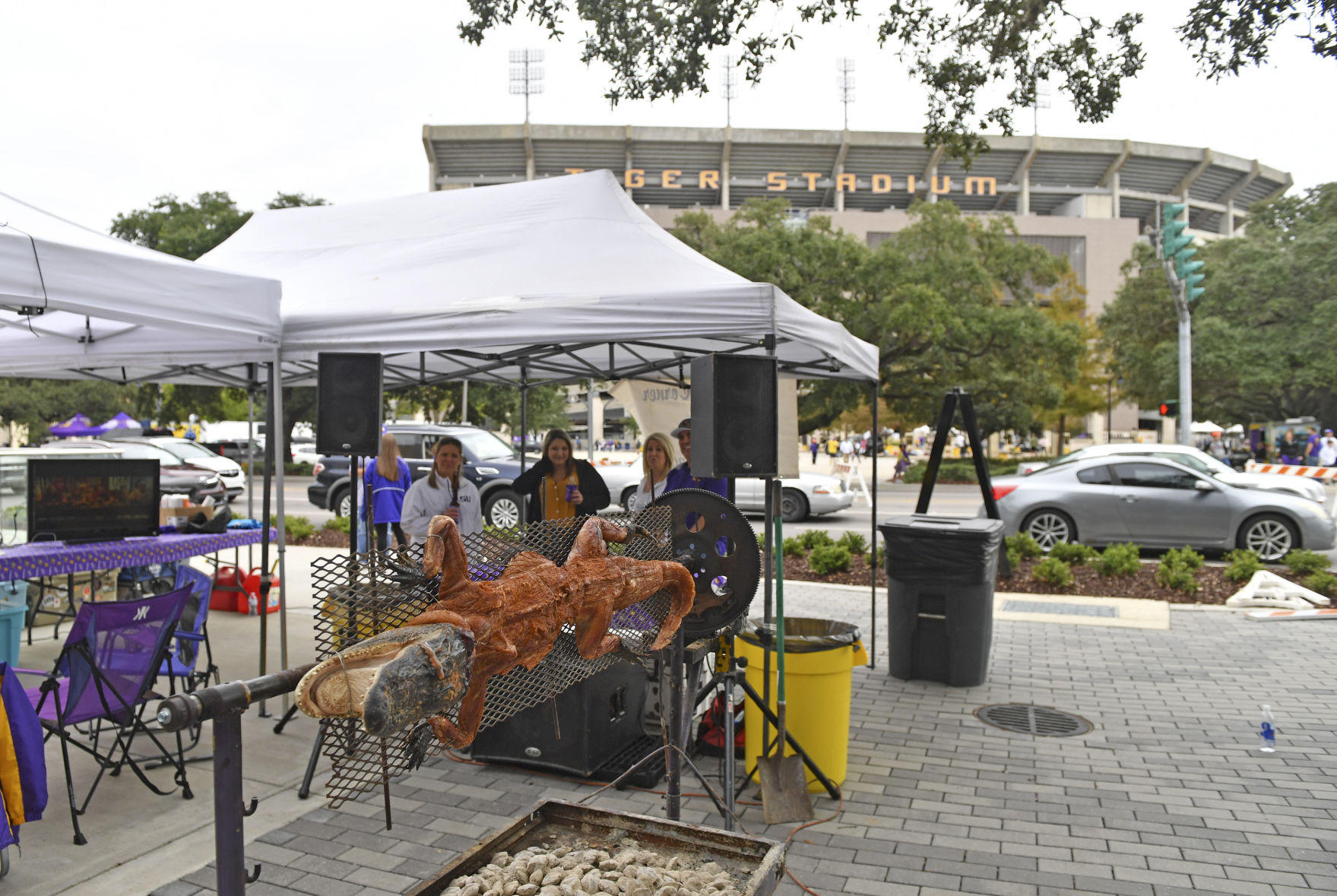 lsutailgating.101319 HS 027.JPG